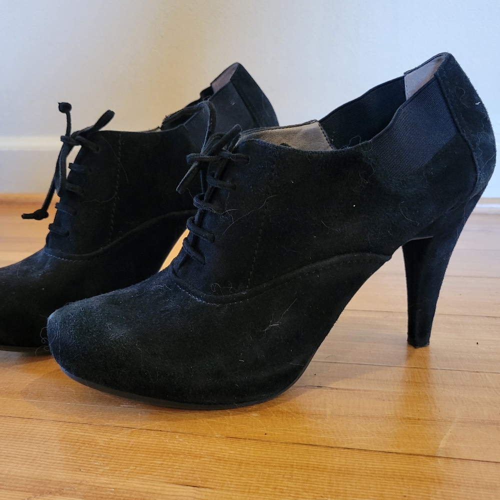 ME TOO Suede Ankle Platform Booties Size 10